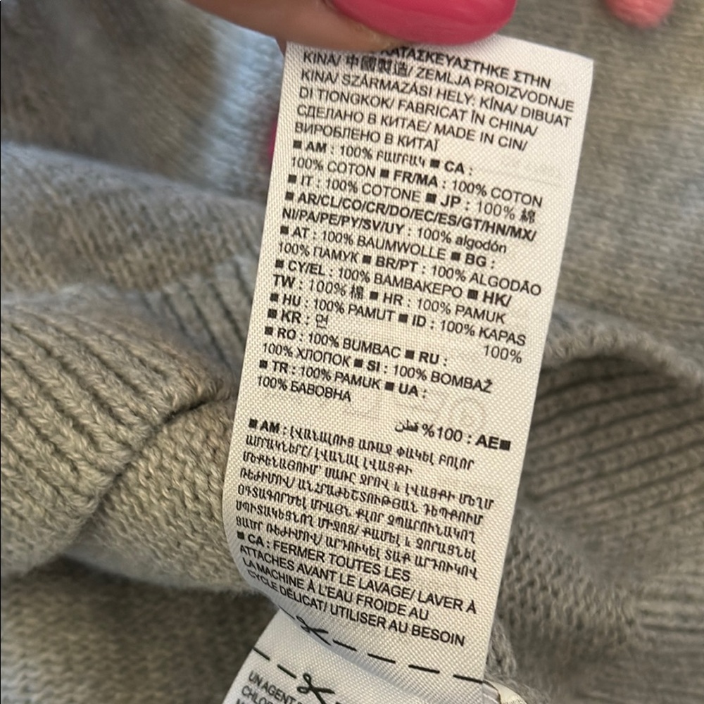 GAP Gray and Pink Sweater with Playful Design - Picture 4 of 8